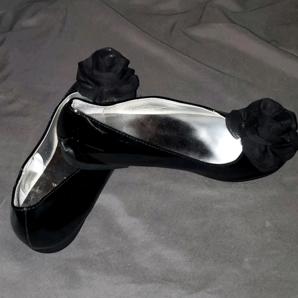 Flats - Picture 2 of 5